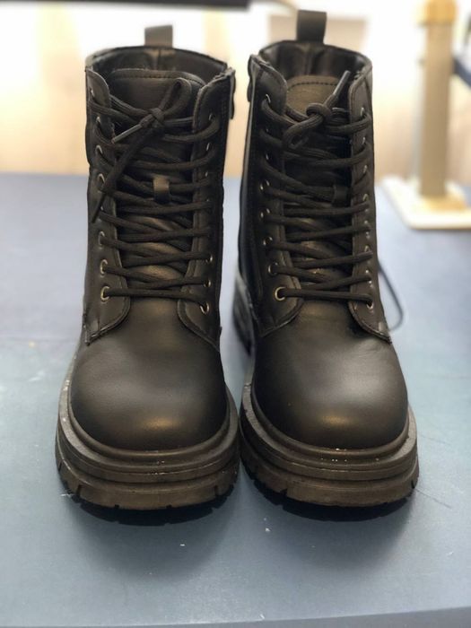 Нові ботінки Жіночі 40 розмір