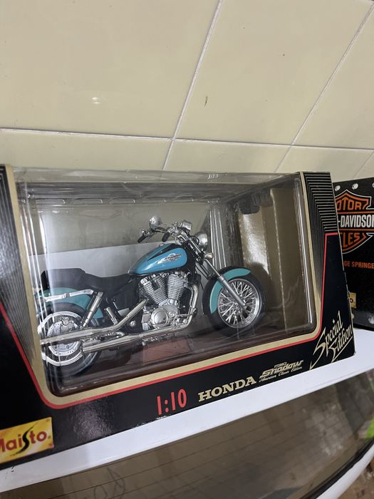 Maisto motas 1/10  honda harley