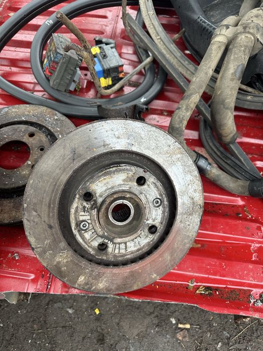 Ступица цапфа поворотный кулак ситроен берлинго пежо партнер СТО