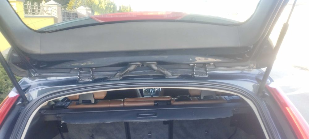 Вольво v60 2014 року