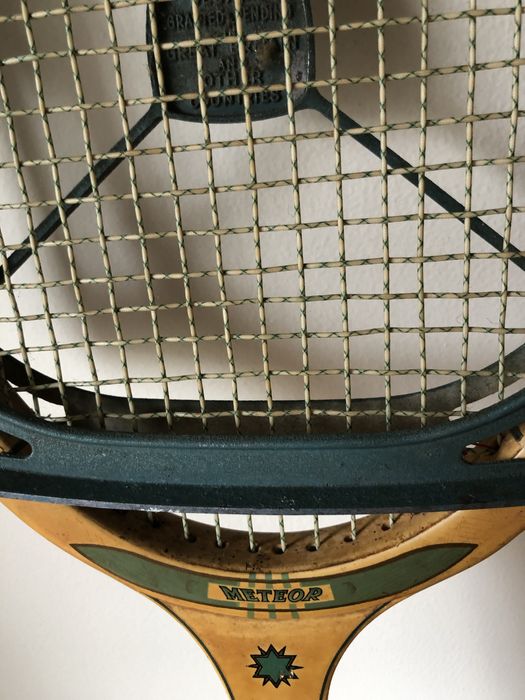 Raquete tenis antiga