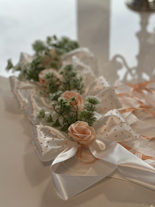 Dekoracje ślubne na auto Samochód Kokardy na klamki 4 szt. Biel