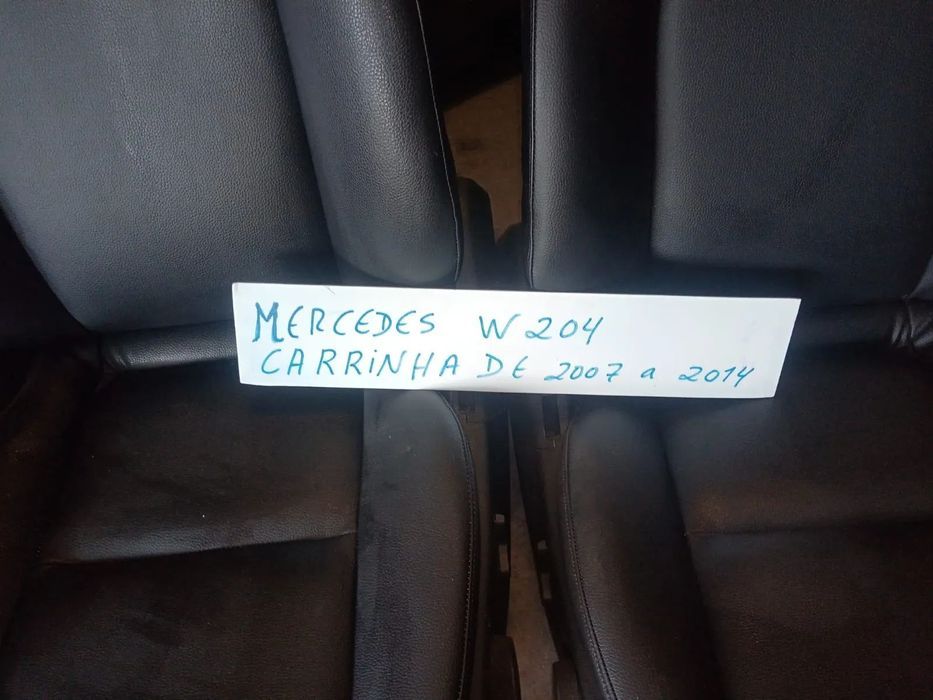 Interior Mercedes-Benz W204 2009 carrnha