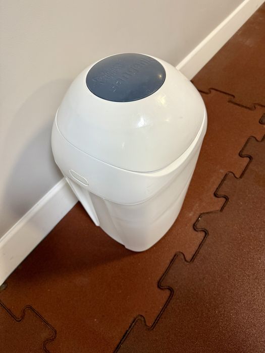 Kosz na pieluchy Tommee Tippee Sangenic biały