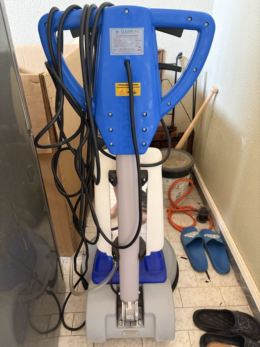 Vendo maquina de escovar e aspirador de po industrial