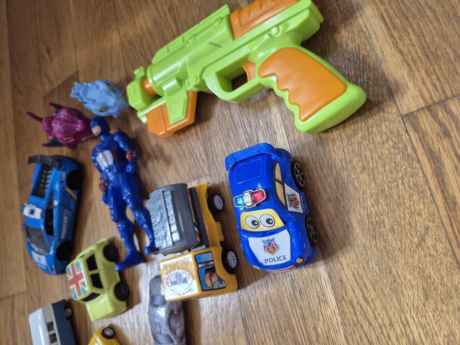 Лот іграшок для хлопчика