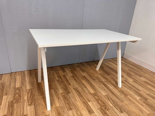 Secretária de Escritório Como Nova