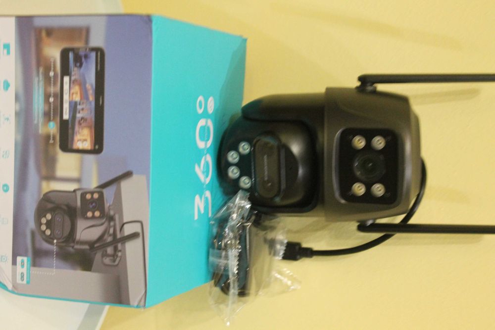 Нова камера для дому WiFi 9MP з подвійним екраном і автозумом