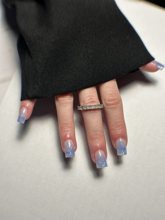 Modelka na stylizacje paznokci