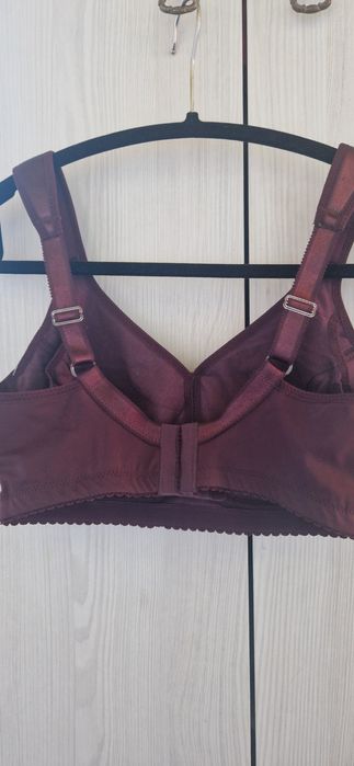 Kurdeshov lingerie biustonosz bez fiszbin 75E