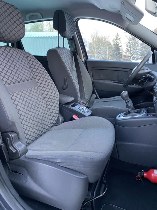 Renault Grand Scenic 20111