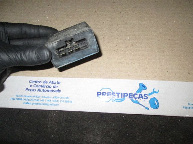 Botão / interruptor electromecânico / relé NISSAN Micra II (K11)