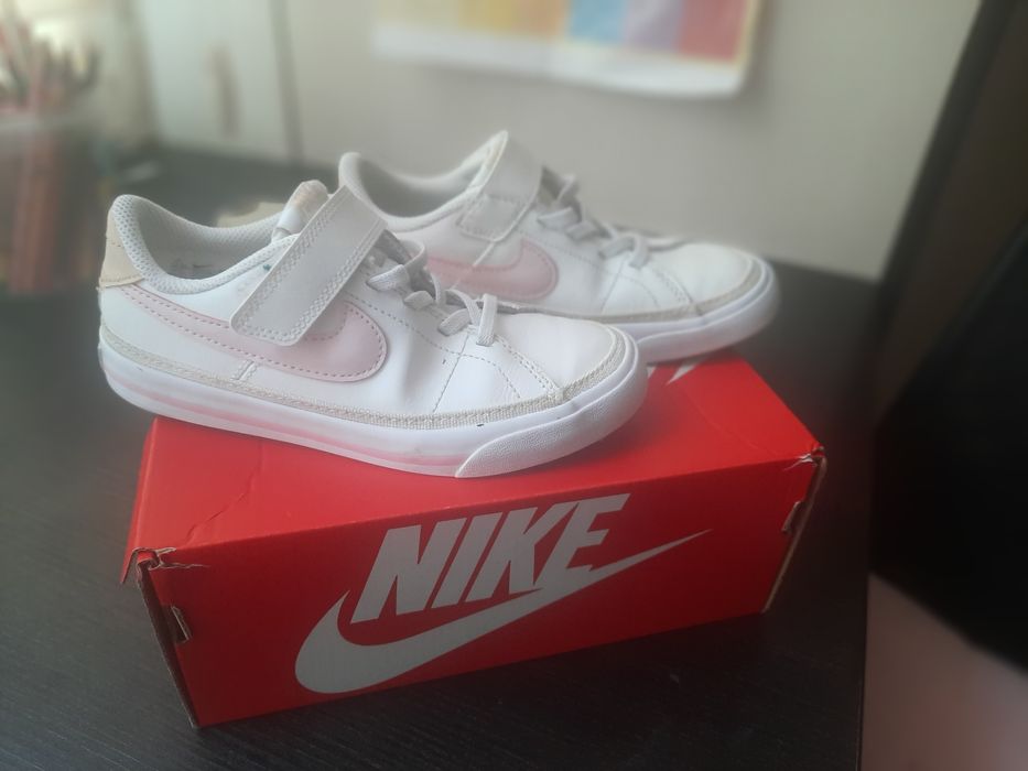 Продам дитячи  кеди для дівчинки Nike