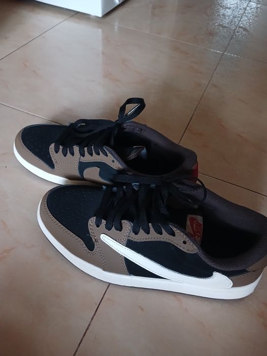 Nike travis scott