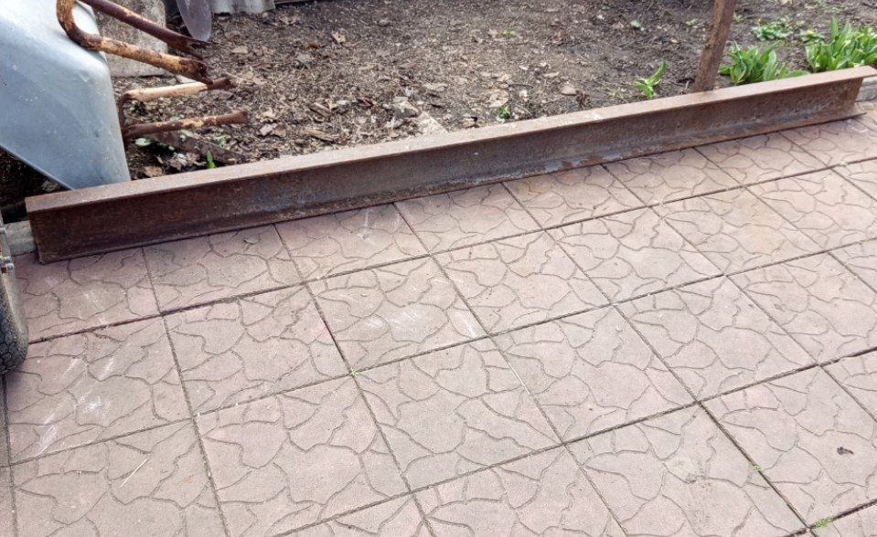 Трубы разные метал,швеллер.