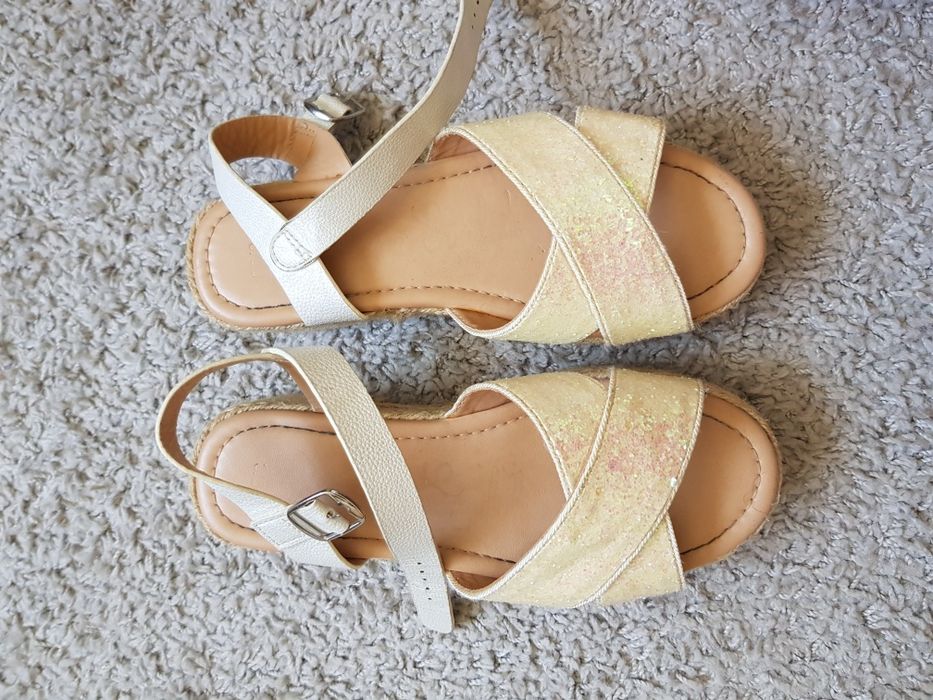 Buty sandały espadryle koturny beżowe kremowe zapinane cekiny 36