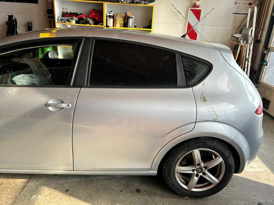 Zderzak maska błotnik lampy drzwi LS7Y Seat Leon 2 05-12