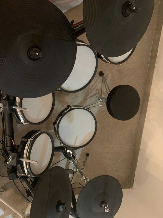 Bateria eletrónica Millenium MPS-850 E-Drum Set