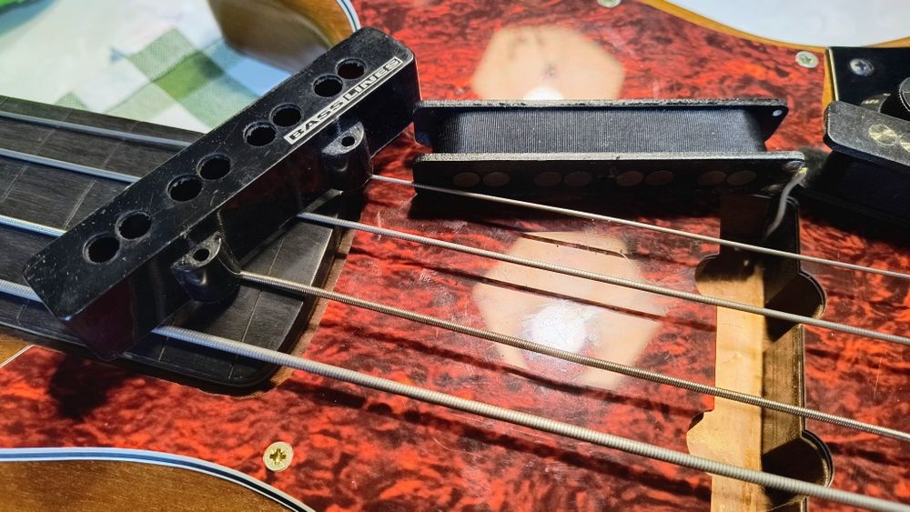 Gitara basowa fretless