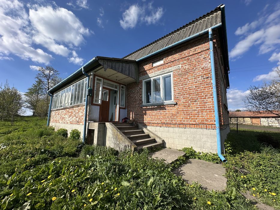 Продається будинок (40 км від Львова)