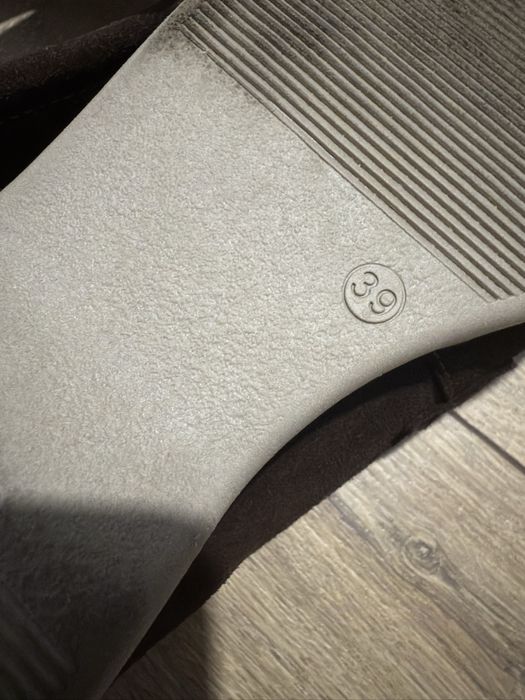 Продам замшеві лофери