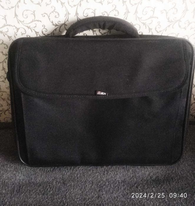 Сумка чорна ноутбук