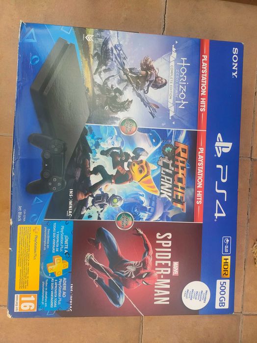 Consola PS4 com 2 comandos
