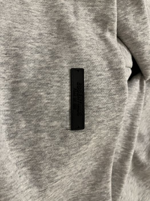 Szara bluza essentials