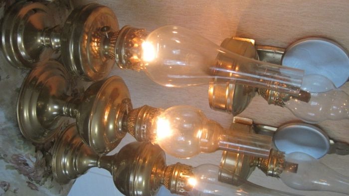 продаю реставрированые стариные большие керосиновые лампы