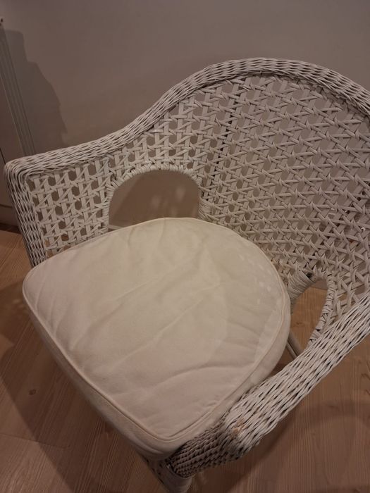 Cadeirão IKEA com almofada