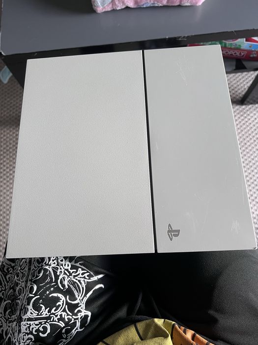 Ps4 + 2 comandos + cabo HDMI + Jogo horizon