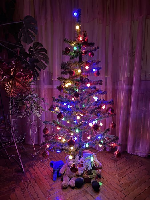 Продам гирлянду шарики 4 цвета