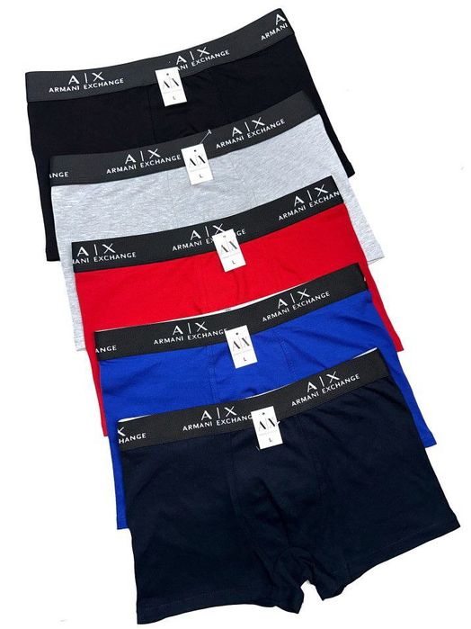 Zestaw 5 męskich bokserek w pudełku prezentowym.