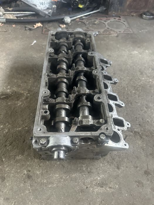 Głowica 2.0 TDI CR 03L103373 V300 + Wałki CAGA CBAB Pęknięta na części regeneracji
