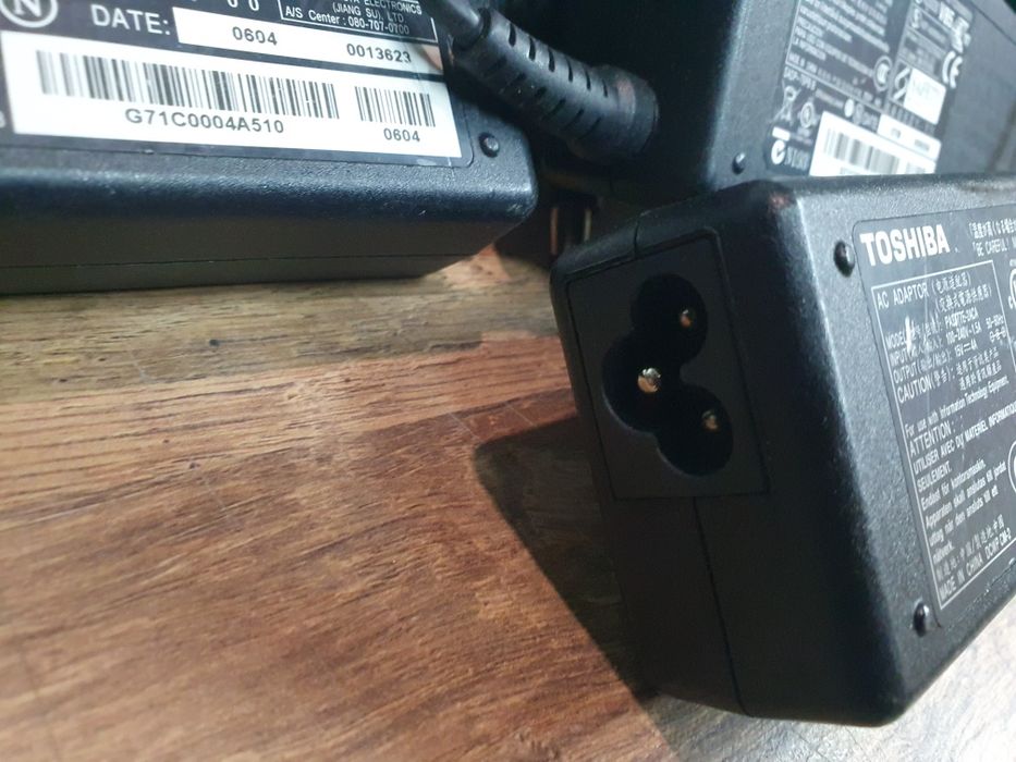 Зарядка зарядное блок питания живлення Toshiba 15v/3-5a 45-90w 6.3×3.0