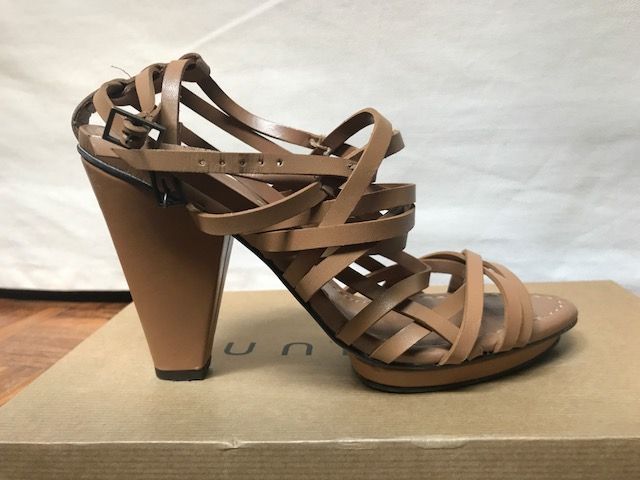 Sandalias altas beges da Zara, tamanho 38 como novas