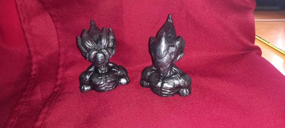 Goku e Vegeta - Bustos Feitos à Mão (Dragon Ball)