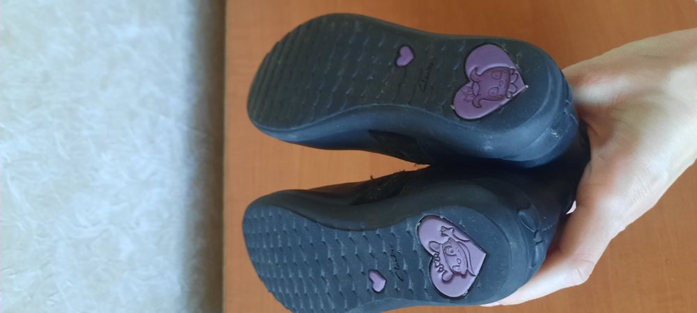 Сапожки демісезонні на дівчинку Clarks 18 см шкіра