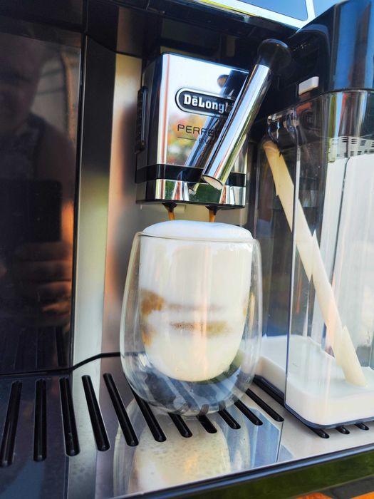 Кавомашина кофемашина Delonghi Perfecta EVO ESAM 428.40