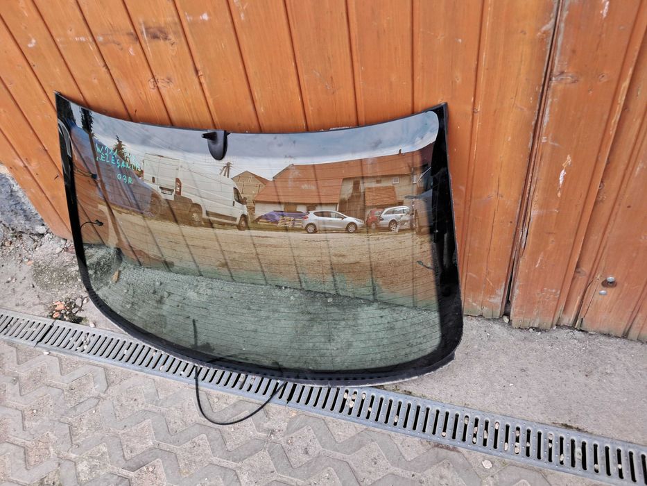 Tylna szyba mercedes w211 sedan 2003R