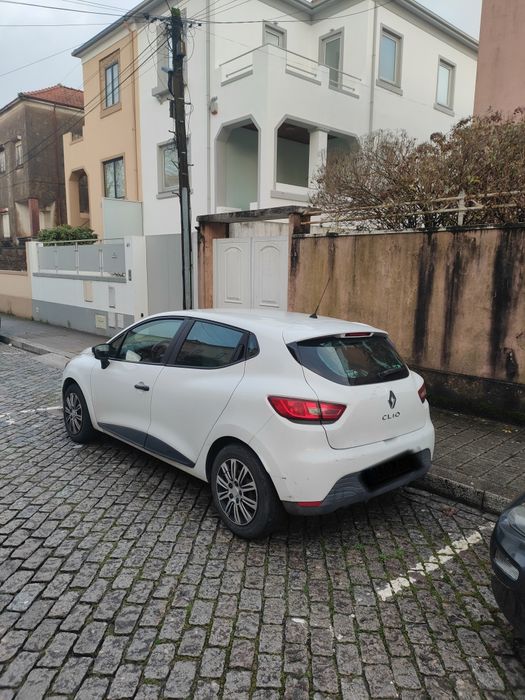 RENAULT CLIO IV com motor bom estado turbo