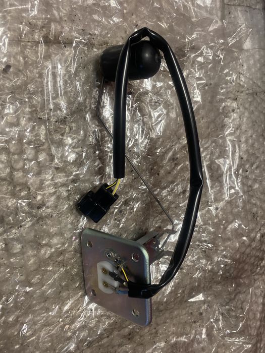 Kawasaki VN 900 Vulcan czujnik poziomu paliwa C433