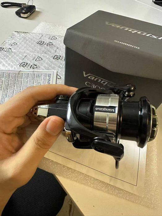 Kołowrotek spinningowy Shimano Vanquish C3000XG zoryginalnym pudełkiem
