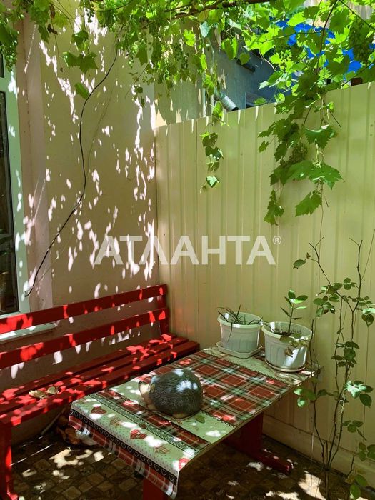 Продам 3 комн. квартиру со своим двориком!