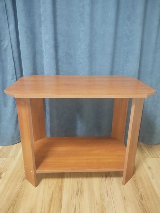 Продам б/у столик