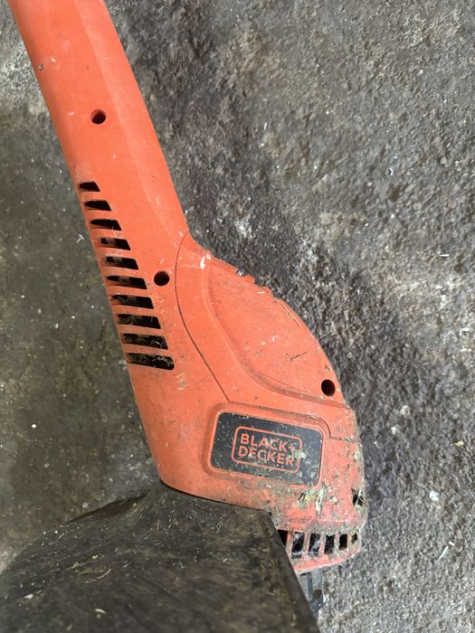 Aparador de relva black e decker