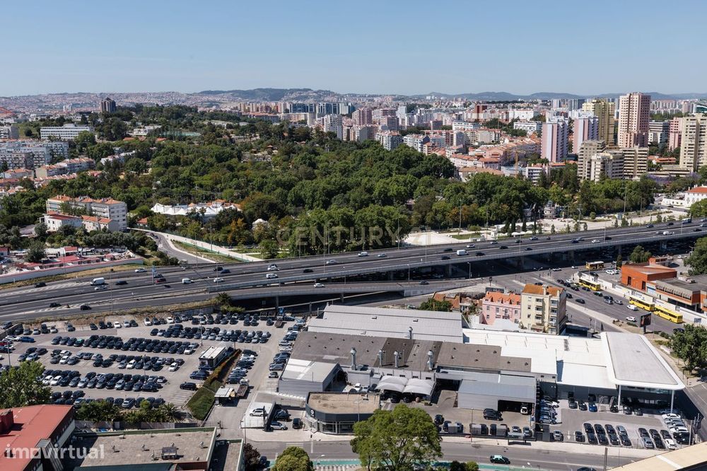 Penthouse com Vista Panorâmica sobre Lisboa e Monsanto | Campolide