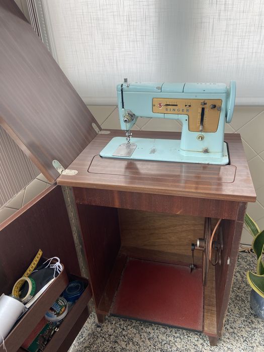 Maquina de costura singer azul