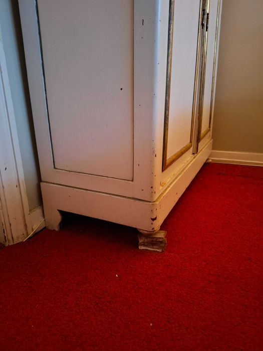 Móvel / Estante / Roupeiro Lacado Estilo Luis XVI