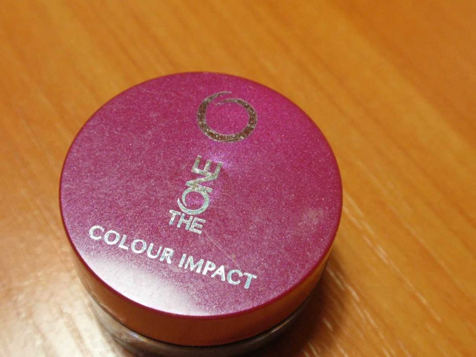 Набор: тушь новая, тени б.у